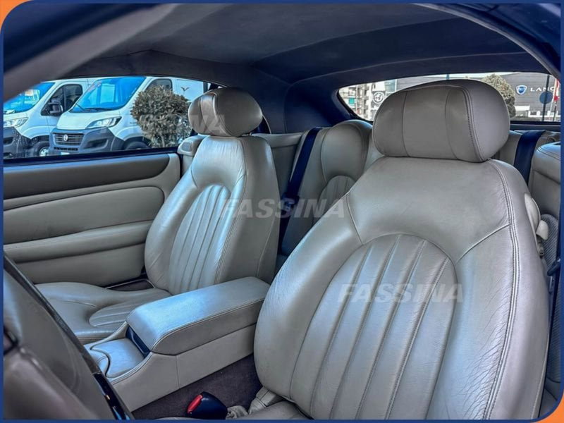 Jaguar XK usata a Milano (10)