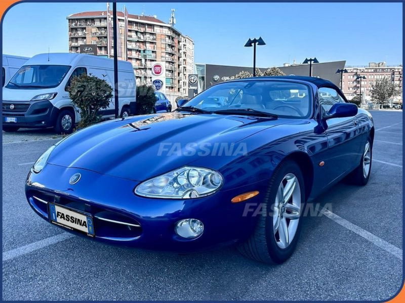 Jaguar XK usata a Milano (4)