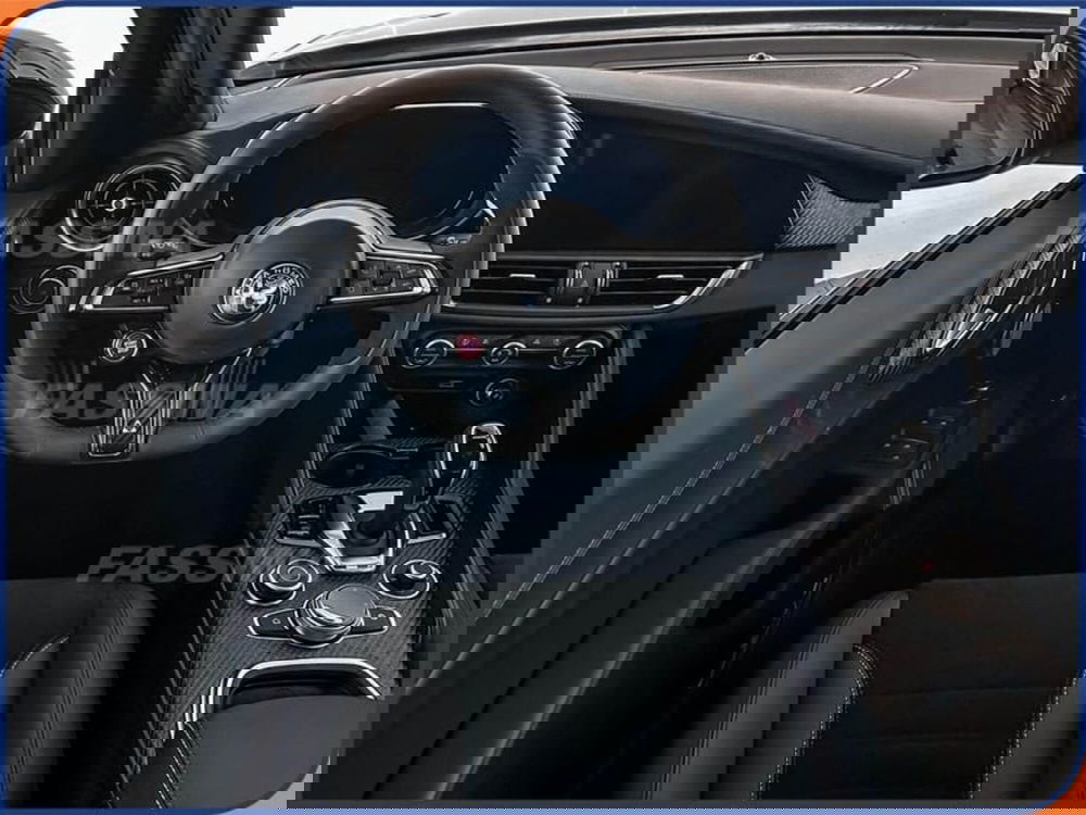 Alfa Romeo Giulia nuova a Milano (10)