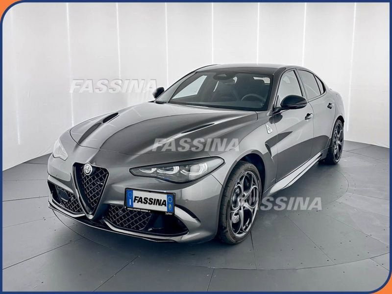 Alfa Romeo Giulia nuova a Milano (3)