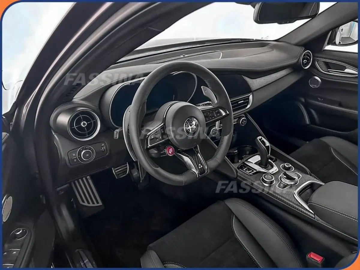 Alfa Romeo Giulia nuova a Milano (9)