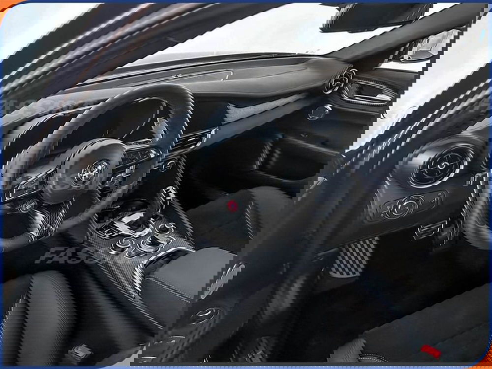 Alfa Romeo Giulia nuova a Milano (9)