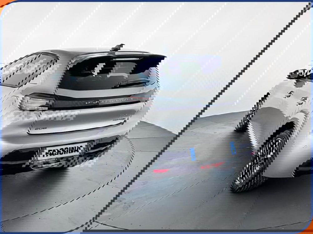 Peugeot 208 nuova a Milano (4)