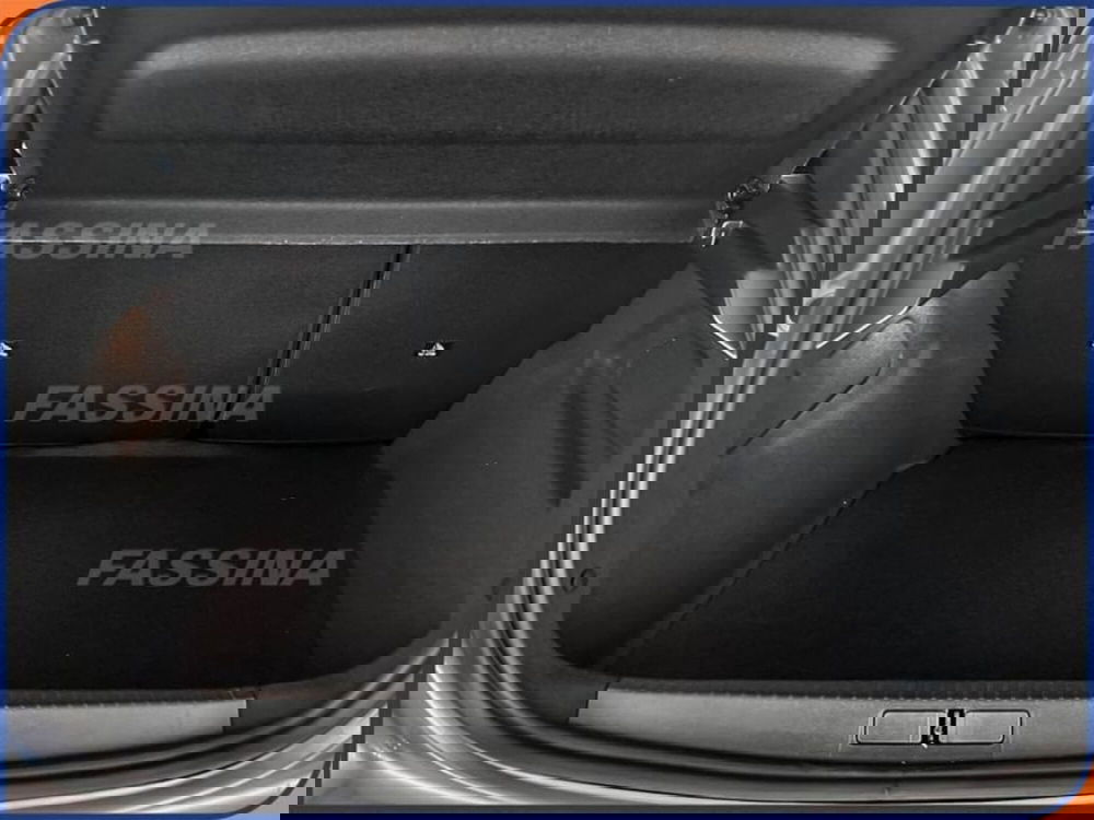 Peugeot 208 nuova a Milano (11)