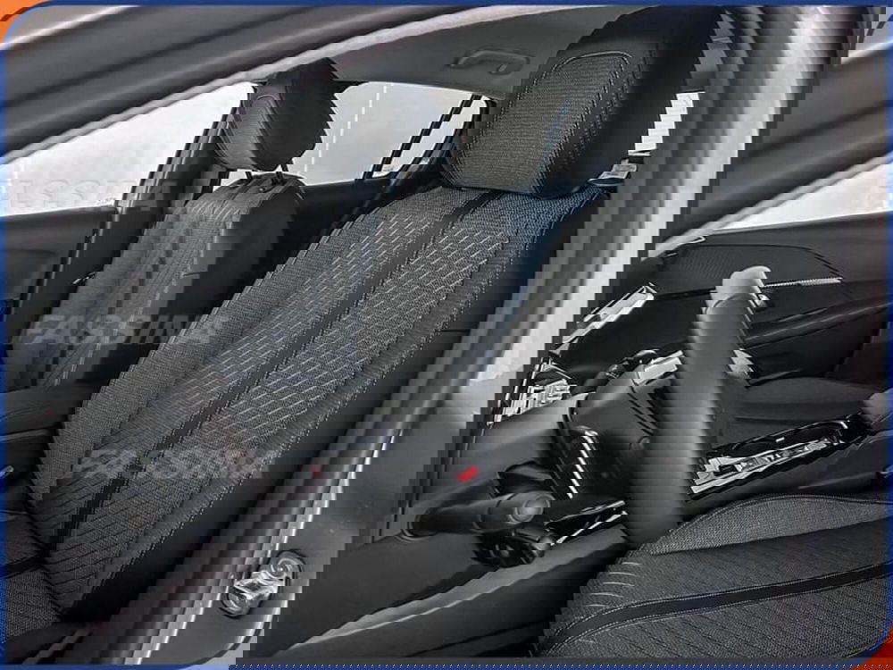 Peugeot 208 nuova a Milano (8)