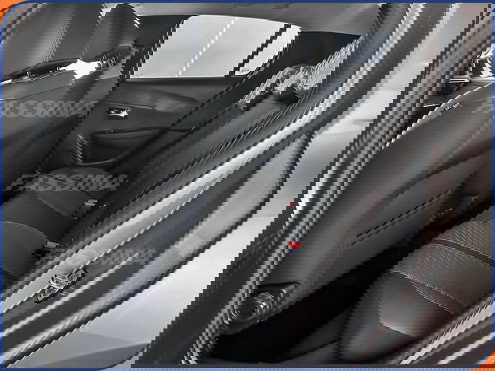 Peugeot 208 nuova a Milano (10)