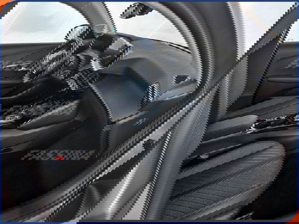 Peugeot 208 nuova a Milano (12)