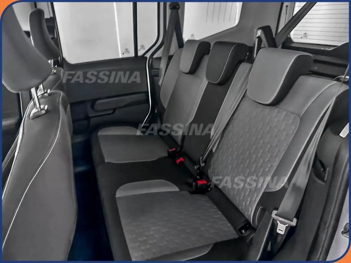 Ford Tourneo Courier usata a Milano (10)