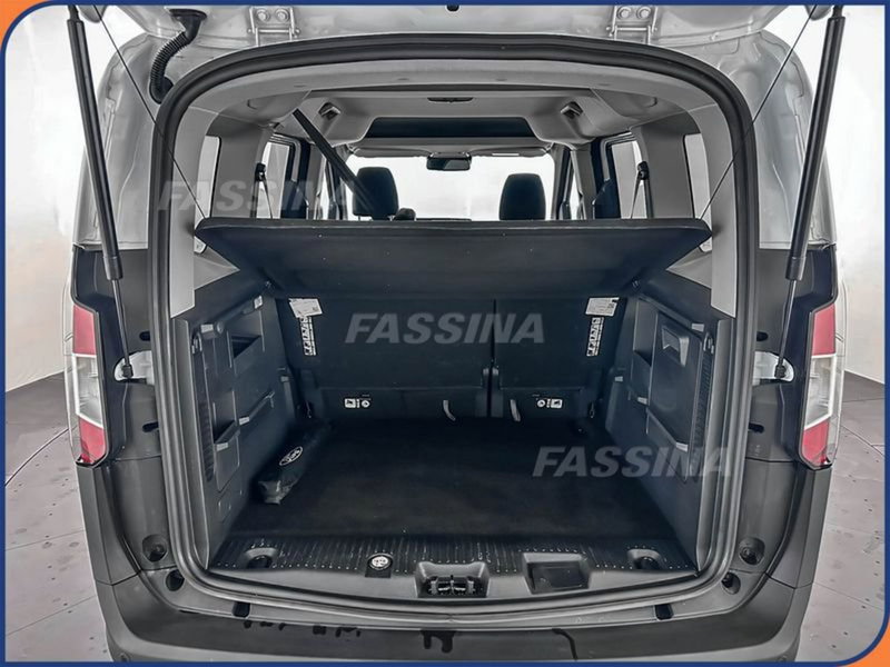Ford Tourneo Courier usata a Milano (11)
