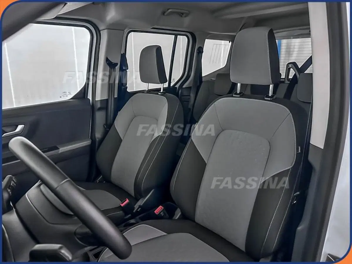 Ford Tourneo Courier usata a Milano (8)