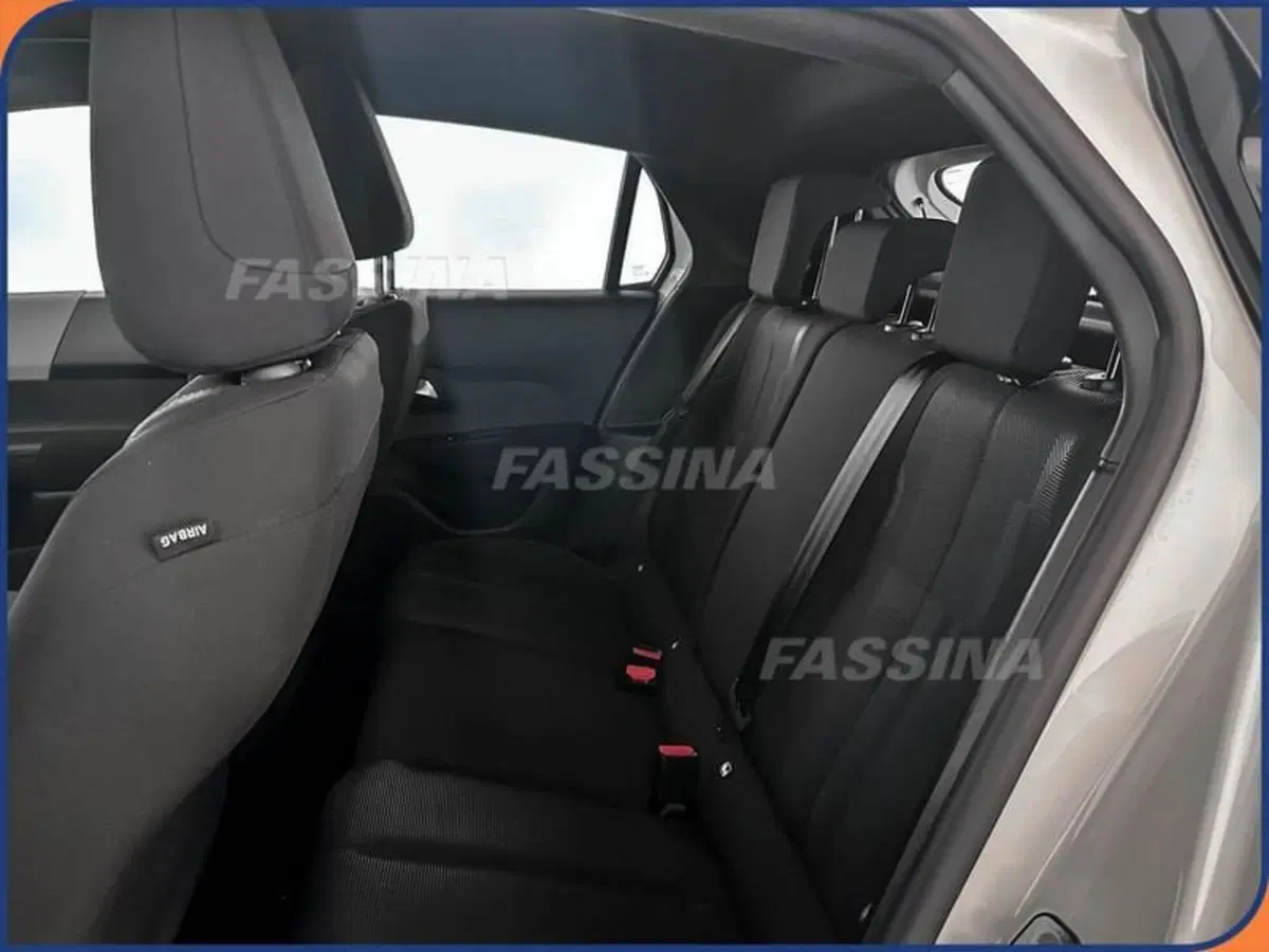 Lancia Ypsilon usata a Milano (10)