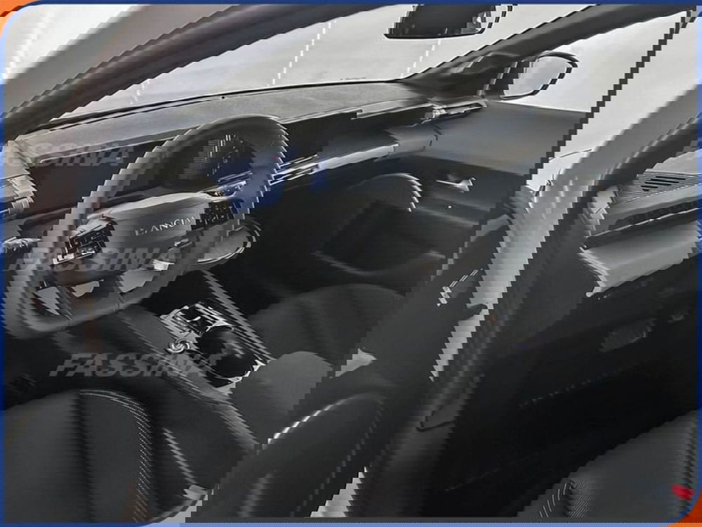 Lancia Ypsilon usata a Milano (9)