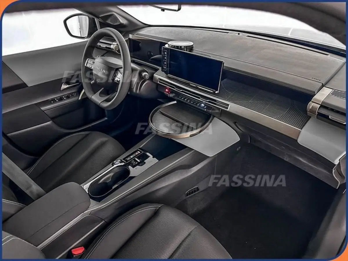 Lancia Ypsilon usata a Milano (12)
