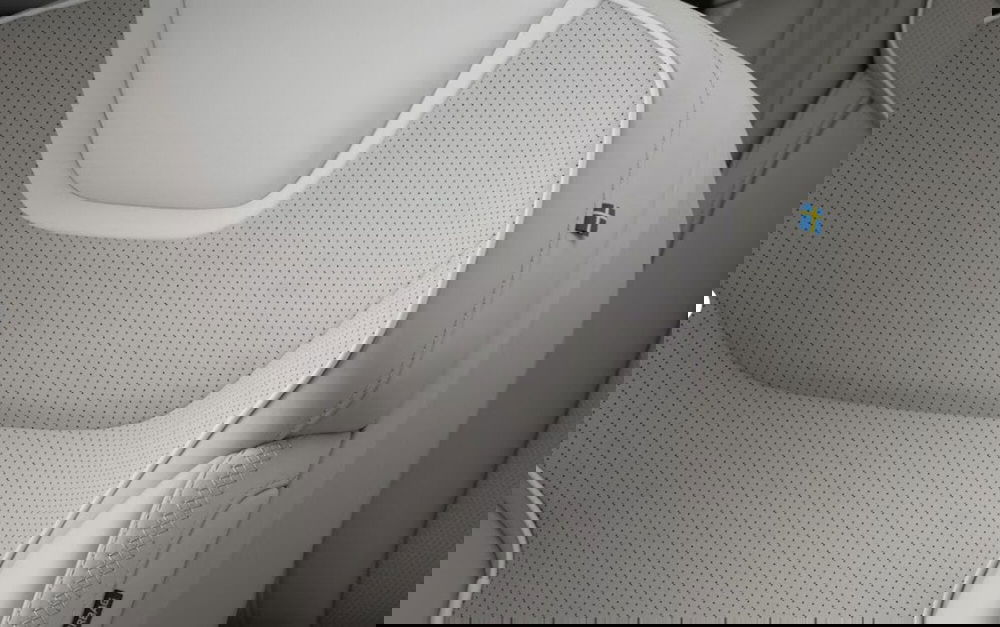 Volvo ES90 nuova a Milano (13)