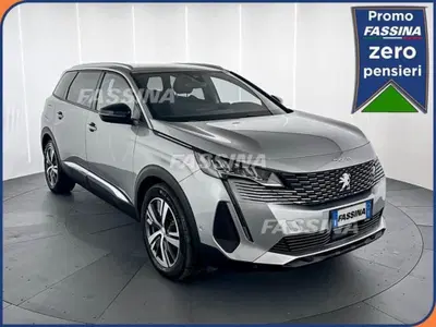 Peugeot 5008 PureTech Turbo 130 S&amp;S EAT8 Allure Pack del 2024 usata a Milano