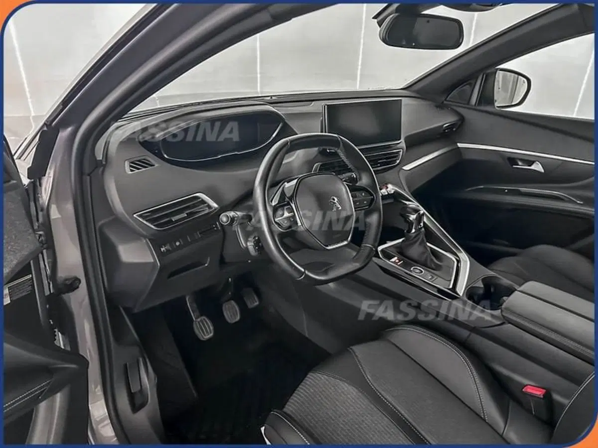 Peugeot 5008 usata a Milano (9)