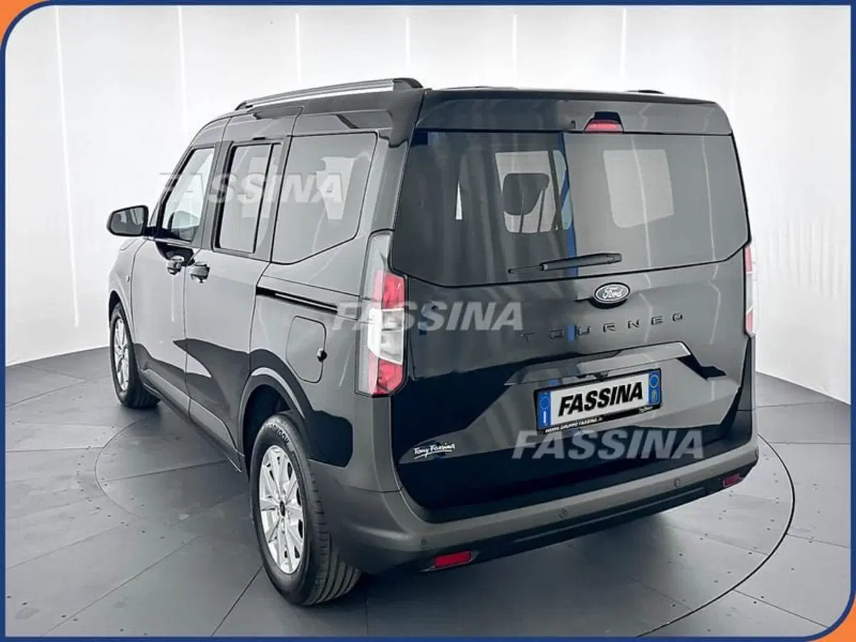 Ford Tourneo Courier usata a Milano (4)