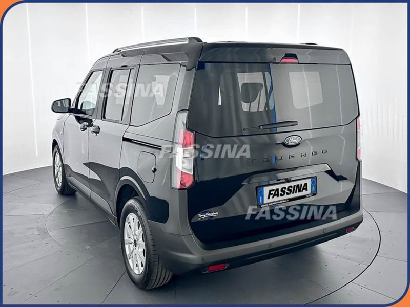 Ford Tourneo Courier usata a Milano (4)