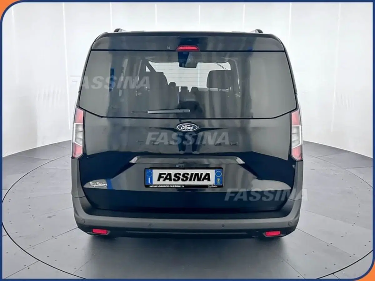 Ford Tourneo Courier usata a Milano (5)