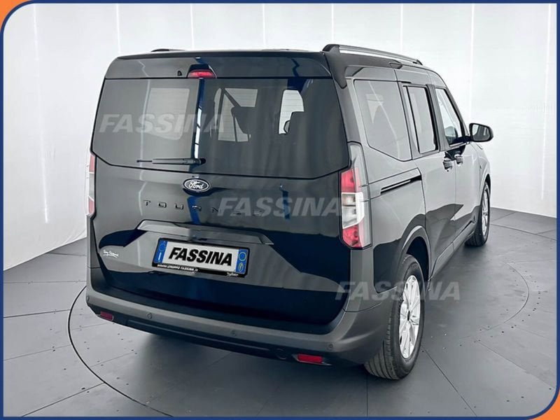 Ford Tourneo Courier usata a Milano (6)