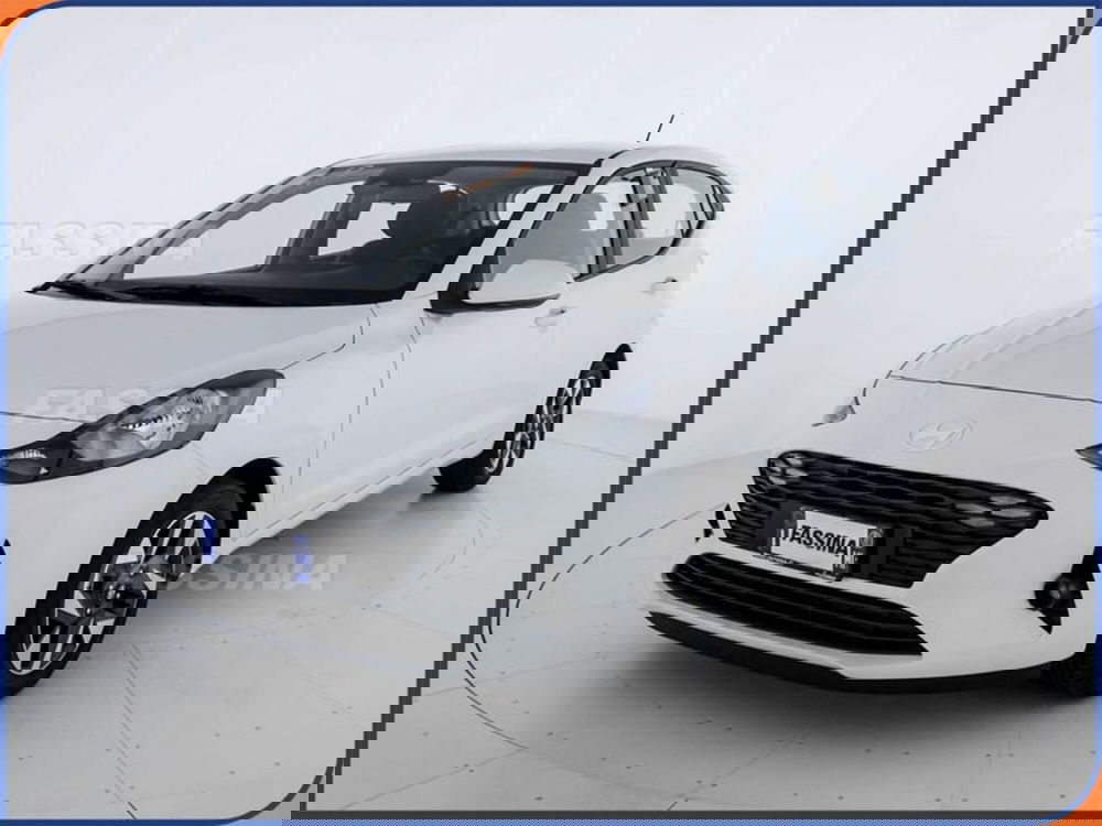 Hyundai i10 nuova a Milano (3)