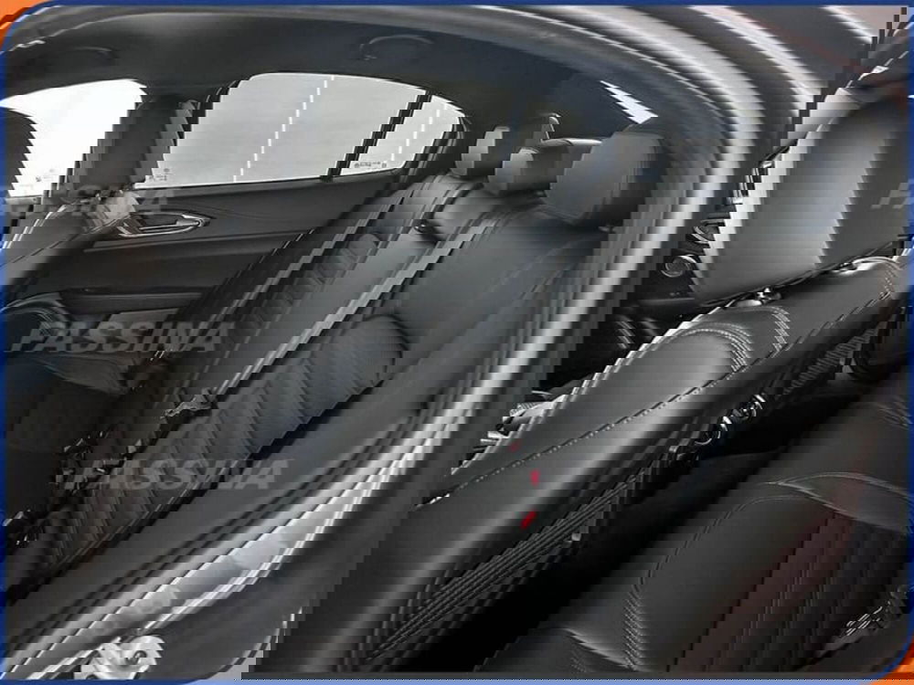 Alfa Romeo Giulia usata a Milano (9)