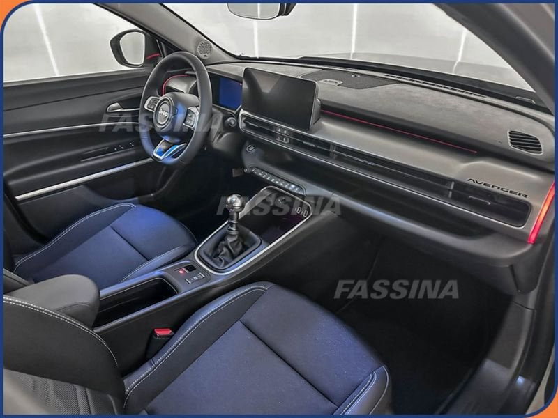 Jeep Avenger nuova a Milano (13)