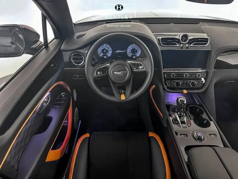 Bentley Bentayga nuova a Milano (11)