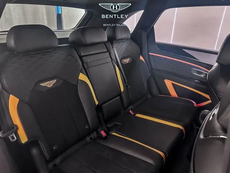 Bentley Bentayga nuova a Milano (14)