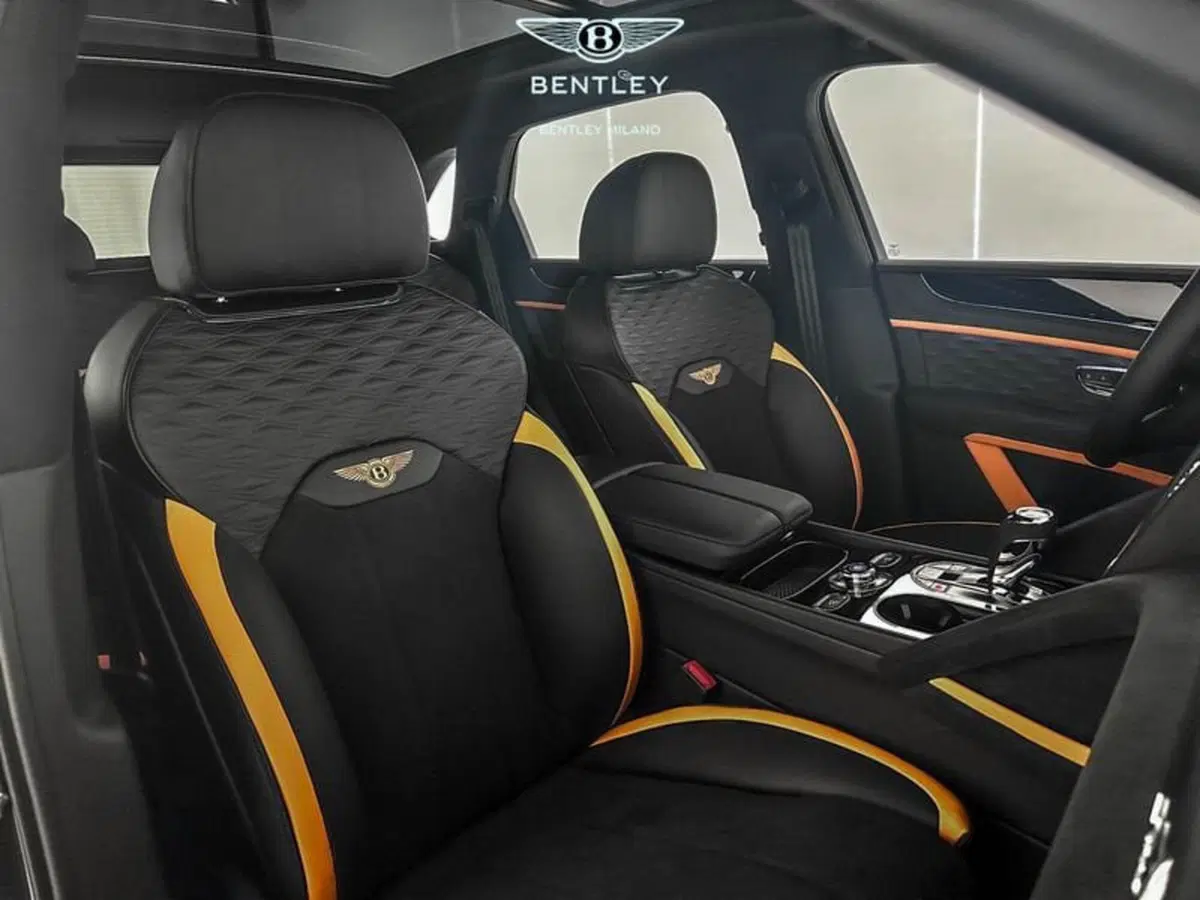 Bentley Bentayga nuova a Milano (16)