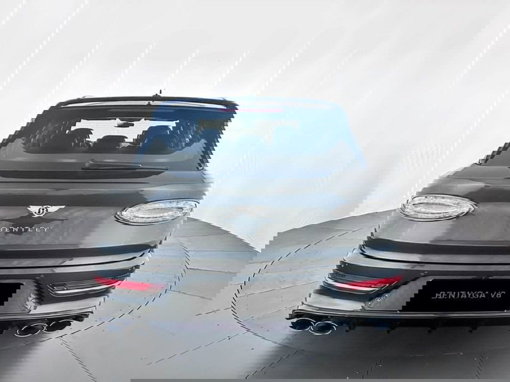 Bentley Bentayga nuova a Milano (6)