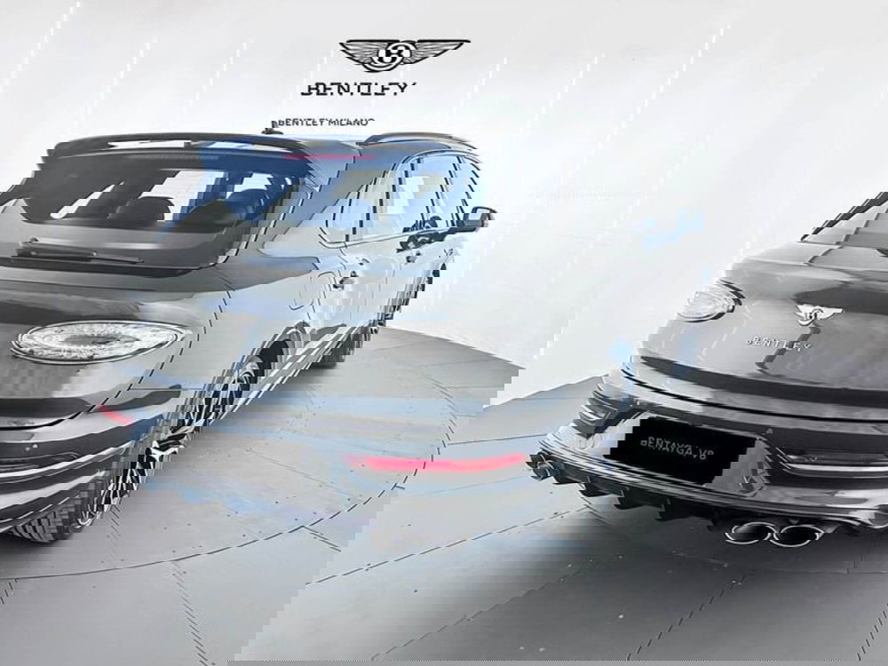 Bentley Bentayga nuova a Milano (7)