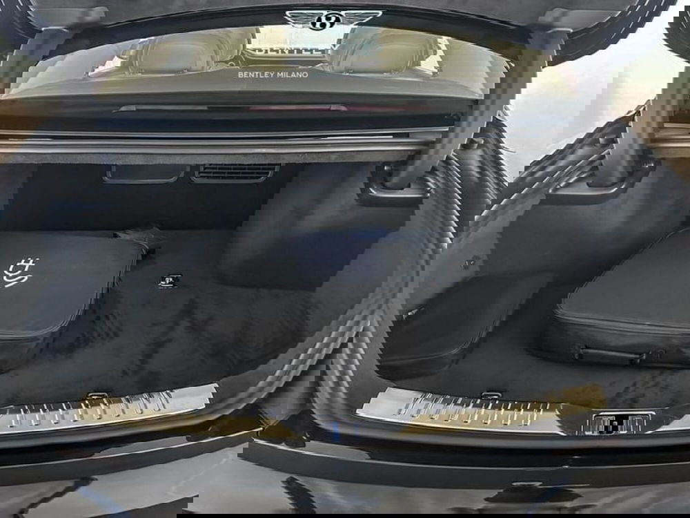 Bentley Flying Spur nuova a Milano (13)