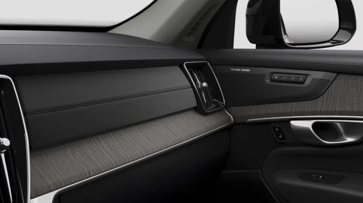 Volvo XC90 nuova a Milano (9)