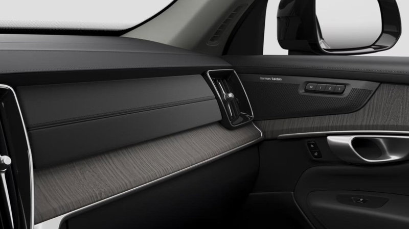 Volvo XC90 nuova a Milano (9)