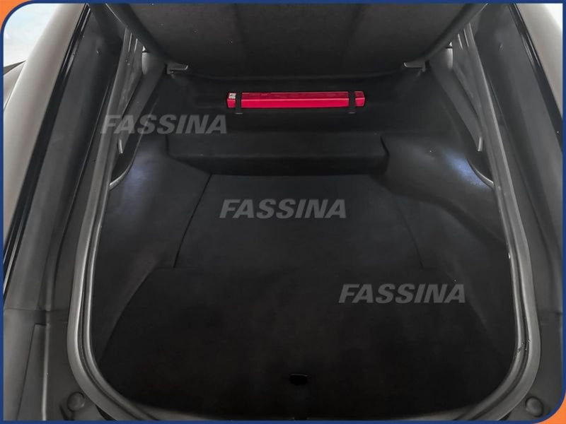 Jaguar F-Type Coupé usata a Milano (10)