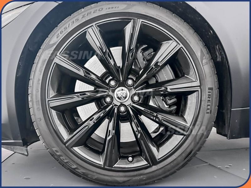 Jaguar F-Type Coupé usata a Milano (7)