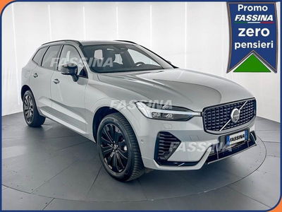 Volvo XC60 T6 Recharge AWD Plug-in Hybrid aut. Plus Dark del 2025 usata a Milano