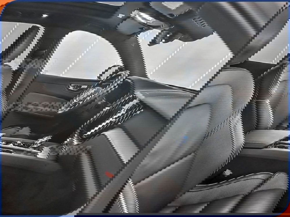 Volvo XC60 usata a Milano (13)