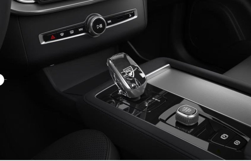 Volvo XC90 nuova a Milano (15)