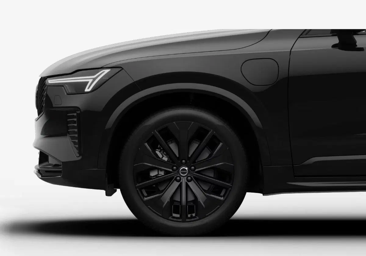 Volvo XC90 nuova a Milano (9)