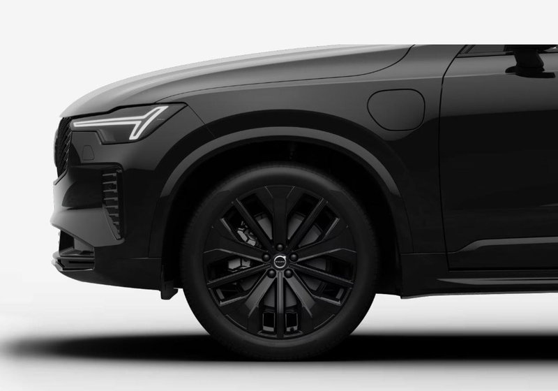Volvo XC90 nuova a Milano (9)