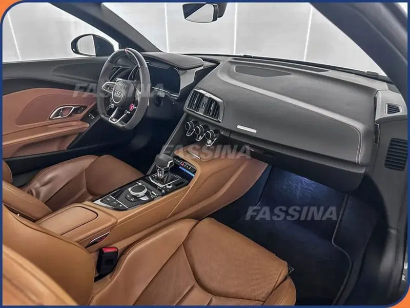 Audi R8 Cabrio usata a Milano (15)