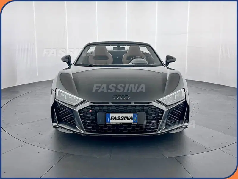 Audi R8 Cabrio usata a Milano (2)