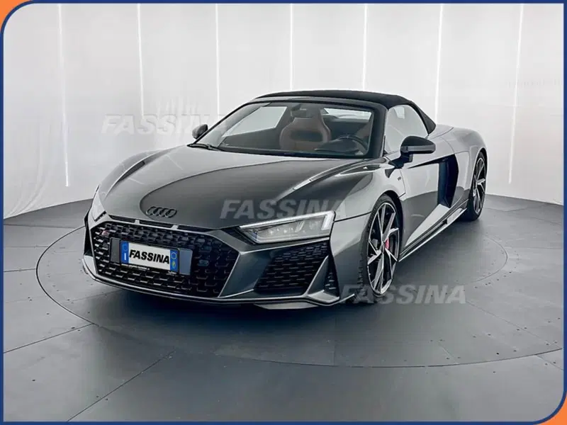 Audi R8 Cabrio usata a Milano (3)
