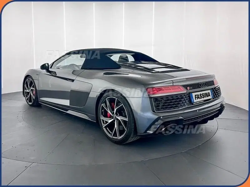 Audi R8 Cabrio usata a Milano (5)