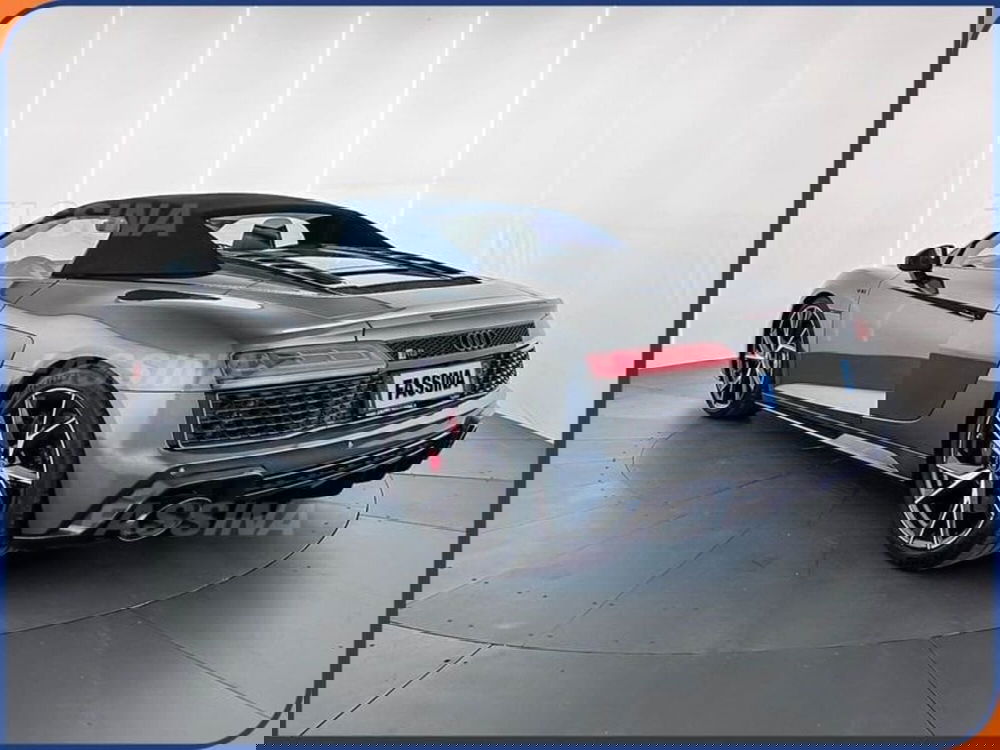 Audi R8 Cabrio usata a Milano (5)