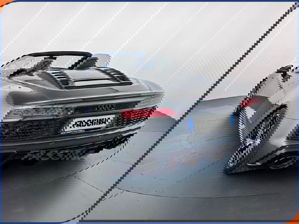 Audi R8 Cabrio usata a Milano (6)