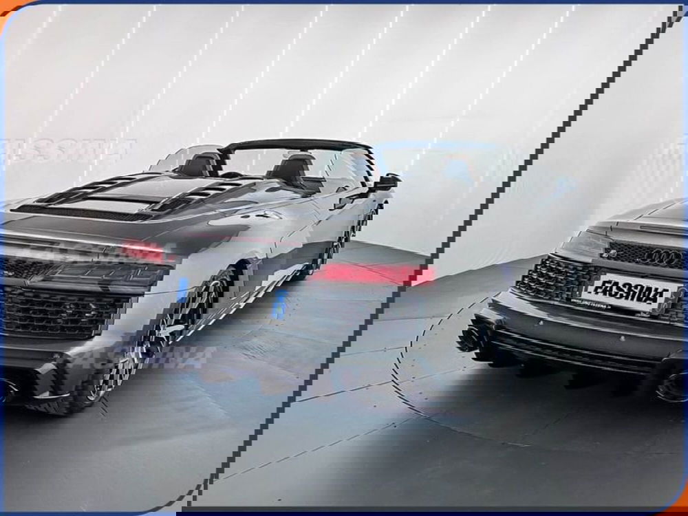 Audi R8 Cabrio usata a Milano (9)