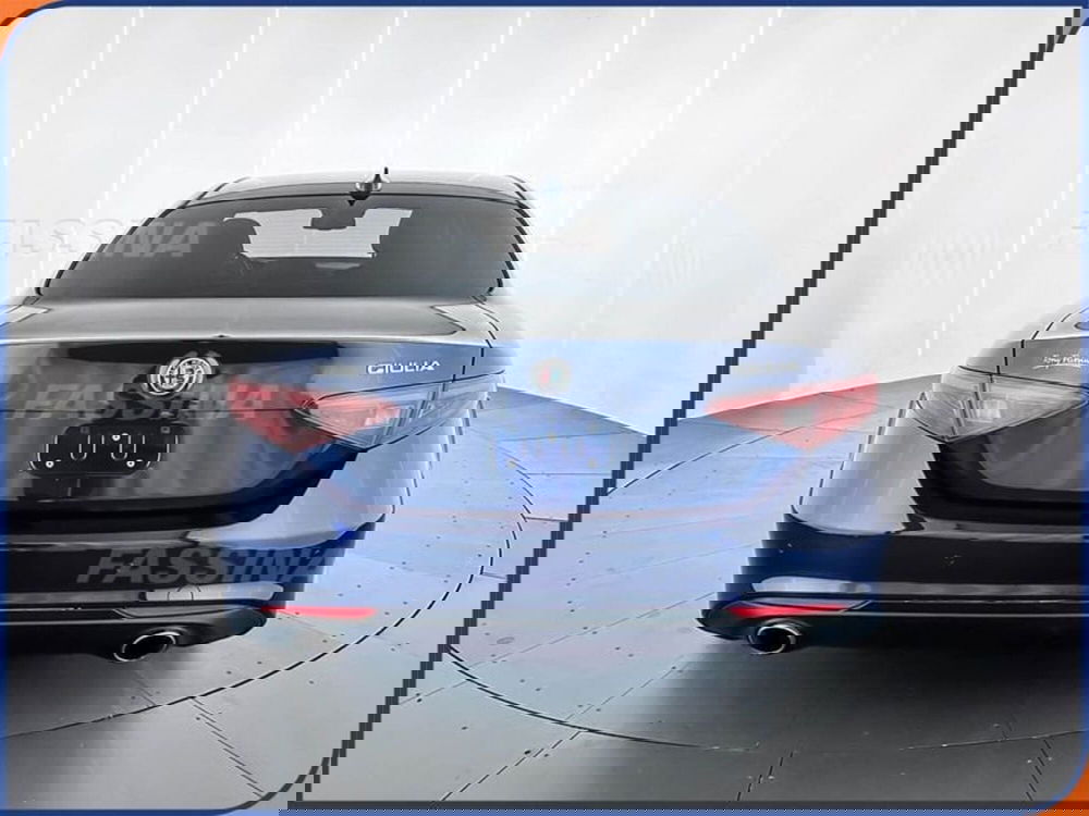 Alfa Romeo Giulia usata a Milano (5)